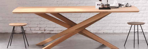 ETHNICRAFT Table MIKADO en chêne